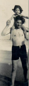 Giovanni e la figlia Flora in Riviera Ligure, 1932